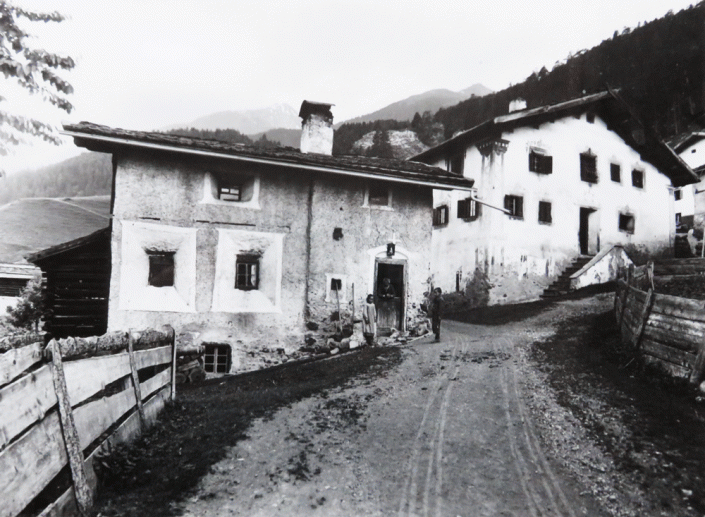 Albula Ferienhaus Denkmalpflege Alvaneu Graubünden FerienwohnungFerien